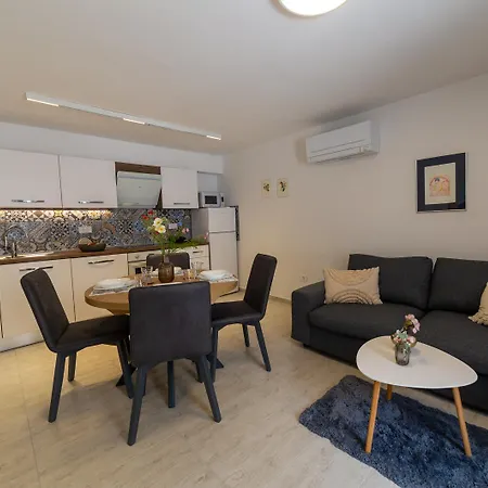 Zvane Apartamento *